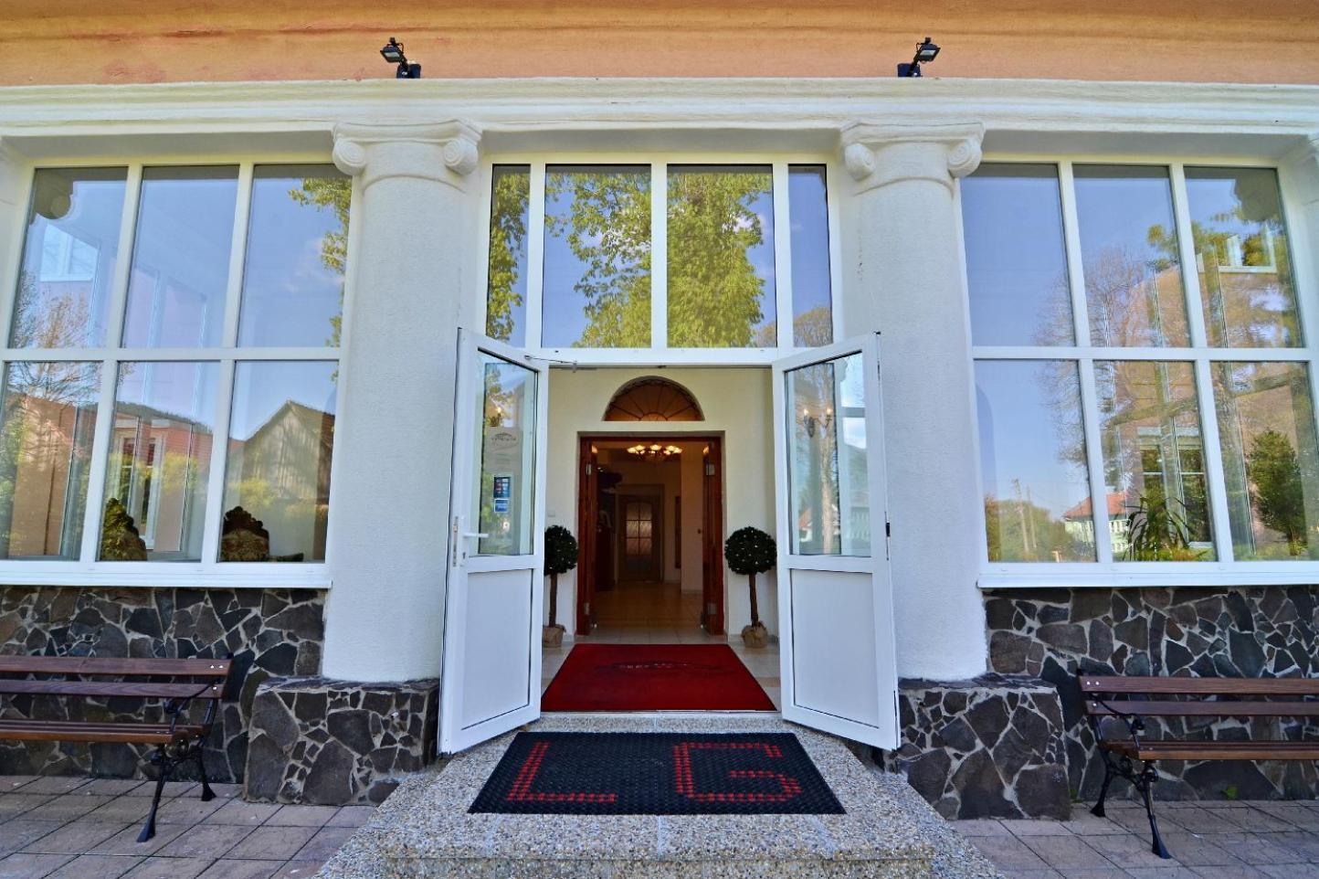 Svatojansky Kastiel Hotel Liptovský Ján Exterior foto