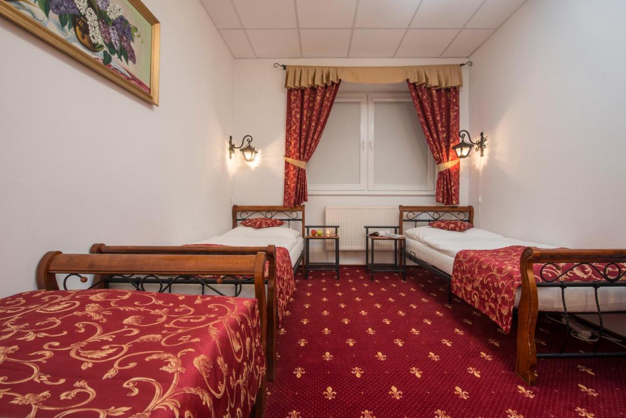 Svatojansky Kastiel Hotel Liptovský Ján Exterior foto