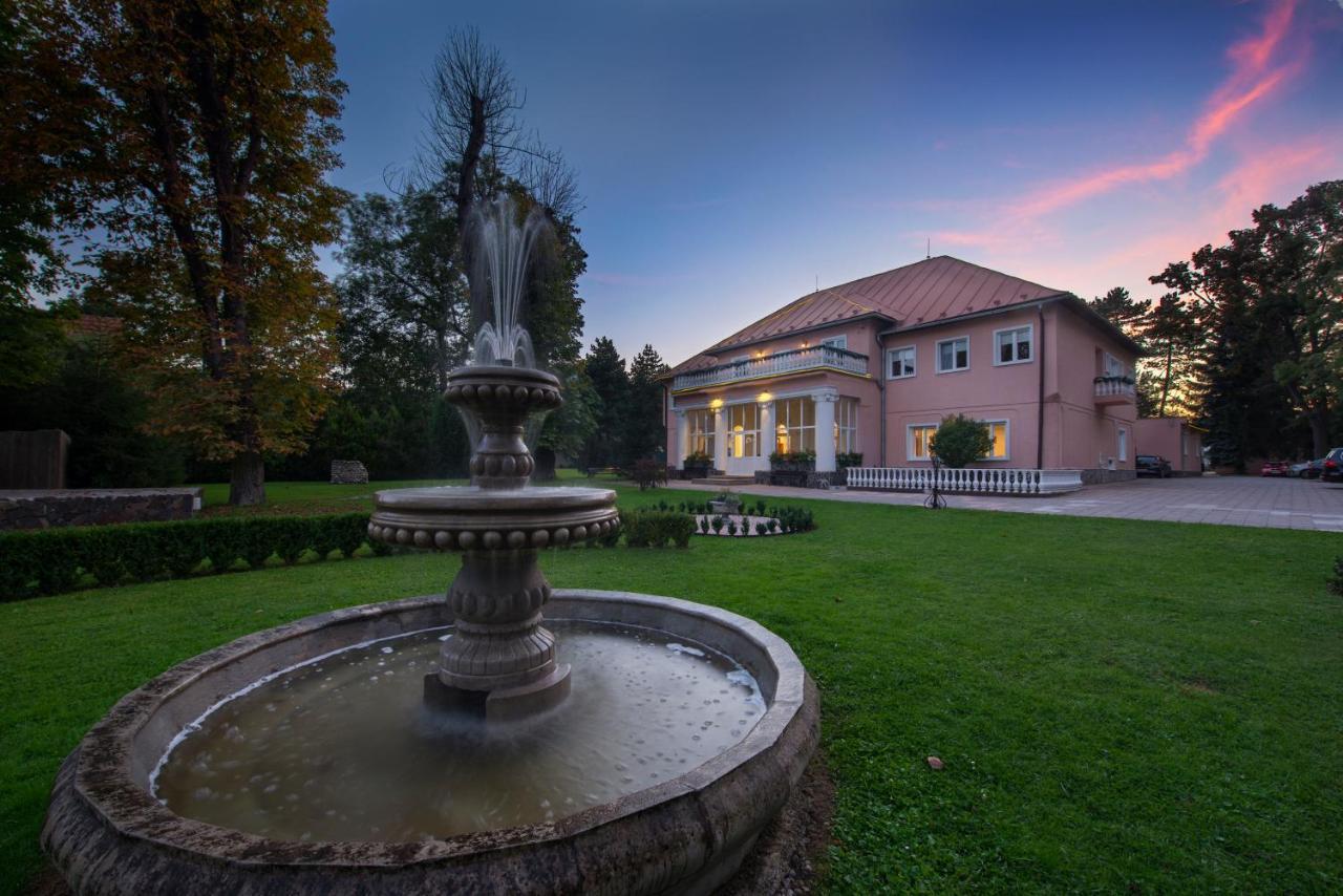 Svatojansky Kastiel Hotel Liptovský Ján Exterior foto